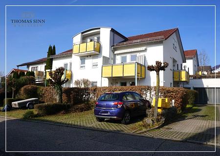 Attraktive, kleine Wohnung 
2 Terrassen - Gartenanteil
 - sofort frei - - Hausansicht