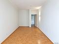 Ruhige 2-Zimmer-Erdgeschosswohnung mit geschützter Ostterrasse in München-Bogenhausen - Flurbereich