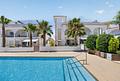Moderne Wohnung mit eigenem Garten und direktem Zugang zum Pool