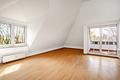 Im Dachgeschoss: Charmante 2-Zimmer-Wohnung mit Dachterrasse in ruhiger Lage - Heller Wohn-/Essbereich