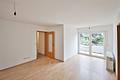 Einziehen & wohlfühlen: Bezugsfreie 3-Zimmer-Wohnung mit Balkon und Tiefgarage in Kuppenheim - Wohnbereich