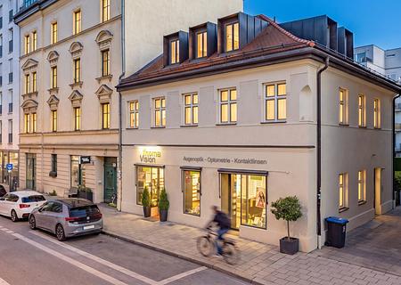 Saniertes denkmalgeschütztes Biedermeierhaus mit Ladeneinheit und zwei Wohneinheiten - Historisches Biedermeierhaus