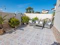 Villa mit 4 Schlafzimmern, 3 Bädern, Dachterrasse, Privatpool und schönem Ausblick