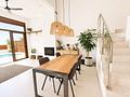 Moderne freistehende Villa mit privatem Pool und Dachterrasse