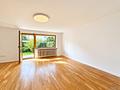 Zur Miete: Viel Platz für Familie & Alltag – DHH mit Garten in München-Kieferngarten - Wohnzimmer