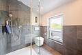Stilvolle 3,5-/4-Zi.-DG-Penthouse-Maisonettewohnung mit zwei Terrassen in HN-Ost - DG1: Badezimmer mit Dusche