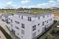Neuwertige 3,5 Zimmer Penthouse-Wohnung in Randlage und Blick auf Wiesen und Felder - frei in 2026 - Drohnenansicht