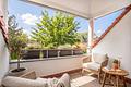 Im Dachgeschoss: Charmante 2-Zimmer-Wohnung mit Dachterrasse in ruhiger Lage - Balkon (visualisiert)