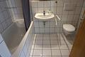 Attraktive, kleine Wohnung 
2 Terrassen - Gartenanteil
 - sofort frei - - Bad