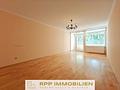 Ideal für Paare und kleine Familien: 3-Zimmer-Wohnung mit viel Potenzial und sonniger Süd-Loggia - Wohnzimmer