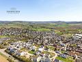 NEUBAU - Exklusive Doppelhaushälfte mit Garage, Stellplatz und Balkon im Neubaugebiet "Hühnlesäcker" - Übersicht Wohngebiet