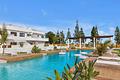 Penthouse-Wohnungen mit 3 Schlafzimmern, 2 Bädern, Dachterrasse, Gemeinschaftspool und Tiefgaragenstellplatz im La Serena Golf Komplex