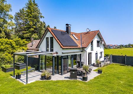 Phantastische 4-Zimmer-Gartenwohnung - groß wie ein Haus! - Hausansicht