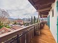 Tegernsee-Flair mit Wallbergblick: Sanierte 3-Zimmer-Wohnung mit großem Sonnenbalkon - Balkon