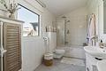 ++ Bestlage von Frankfurt am Main! Charmante Dachgeschosswohnung mit viel Potenzial ++ - Badezimmer - Ansicht 2