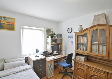 Attraktive Kapitalanlage: langfristig vermietete 3-Zimmer-Wohnung in guter Lage von Maximiliansau - Büro