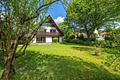 Einfamilienhaus mit großem, sonnigem Garten und viel Potenzial zur Neugestaltung - Haus zur Neugestaltung