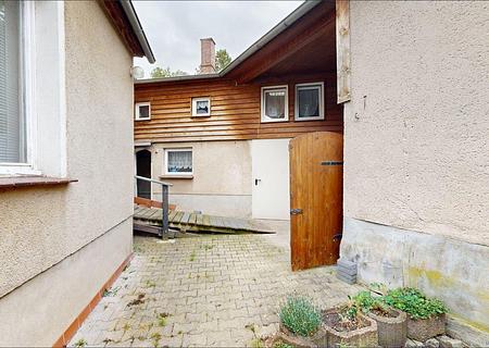 PROVISIONSFREI: Einfamilienhaus in Brachwitz – Ländlicher Charme trifft moderne Anbindung - Innenhof