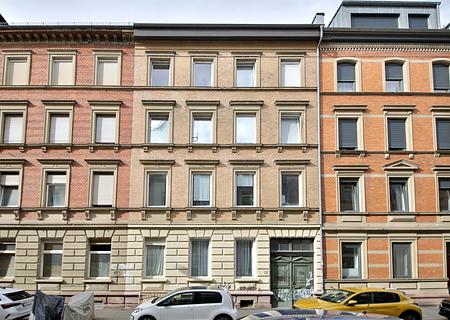 Charmante 2-Zimmer-Dachgeschosswohnung - Hausansicht