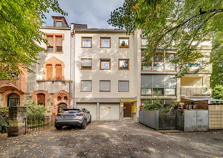 Wormser Innenstadt – charmante 3-Zimmer-Wohnung im 3. OG & Garage direkt vor dem Hauseingang - Hausansicht