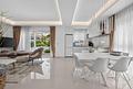 Moderne Wohnung mit eigenem Garten und direktem Zugang zum Pool