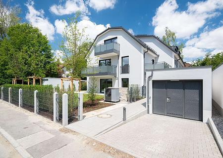 Open-House: Samstag, 22.8. | 10-12 Uhr | Sofort einziehen: 3-Zimmer-Wohnung mit drei Balkonen - Hausansicht