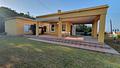 Gepflegte Villa mit 4 Schlafzimmern, 3 Badezimmern und Privatpool in hervorragender Wohnlage