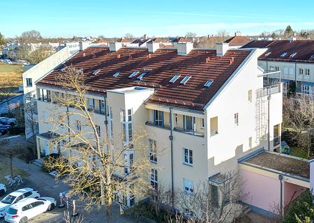 zur Kapitalanlage: Schöne Maisonette-Dachterrassenwohnung mit großem Ostbalkon in Taufkirchen - Luftbild 