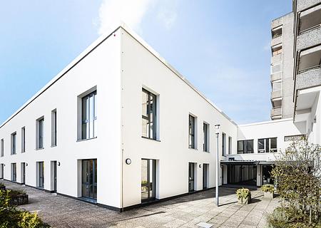 TOP INVESTMENT:
Faktor 14
Metropolregion Düsseldorf
- 61 serviced Apartments
- 61 TG-Stellplätze - Aussenansicht