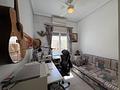 Endreihenhaus mit 3 Schlafzimmern, 2 Bädern, Dachterrasse, Klimaanlage und Gemeinschaftspool