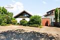 Familienparadies in Horkheim – Großzügiges Wohnen in begehrter Lage - Hausansicht + Garage + 2 Stellplätze