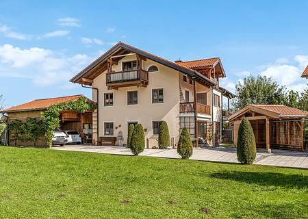 Mehrfamilienhaus mit 4 Wohnungen und idyllischem Garten - Volltreffer