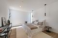 Lichterfülltes Bauhaus-Domizil mit Einliegerwohnung, Lift und sonnigem Traumgarten - Drei Schlafzimmer mit Terrasse