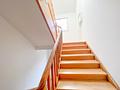 Altbau-Penthouse | Große Dachterrasse | Neuwertig | Top moderne Ausstattung | Doppelgarage - Gepflegtes Treppenhaus