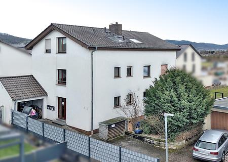 PREISANPASSUNG - Modernisierungsbedürftiges Dreifamilienhaus in sehr guter Wohnlage von Weinheim - Frontansicht