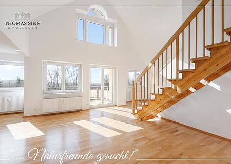 Lichtdurchflutete 3,5-Zimmer-DG-Maisonette-Galerie-Wohnung in herrlicher Aussichtslage