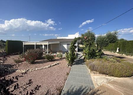 Landhaus-Villa mit 3 Schlafzimmern und 2 Bädern