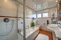 Architektur trifft Wohnkomfort: Raumfluss im Split-Level - Tageslichtbadezimmer