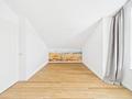 Schöne Doppelhaushälfte mit gepflegtem Garten, vielseitigem Souterrain & direktem Tiefgaragenzugang - Schlafzimmer OG 