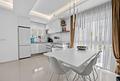 Moderne Wohnung mit eigenem Garten und direktem Zugang zum Pool