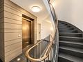 Prinz-Ludwigs-Höhe: Exklusives Penthouse mit Dachterrasse, Sauna & Gästeapartment - hochwertiges Treppenhaus