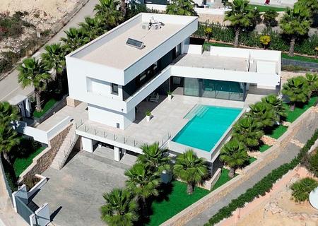 Moderne, aufregende Architektur-Villa in exponierter Lage von Javea mit Vermietungslizenz