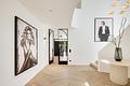Bezugsfertiger Neubau: Luxuriöse Highend-Villa mit kosmopolitischem Flair und Pool - Geräumige Diele