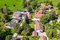 Überschrift: Phantastische Neubau-DHH für die ganze Familie im Grünen - Nachbarschaftsbebauung