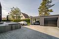 Exklusives Designerhaus mit Poollandschaft und kompromissloser Ausstattung in Würmersheim - Garage
