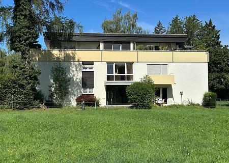 Idyllisches Wohnen in traumhafter Lage von Alt-Solln - Außenansicht Hauseingang