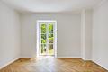 Privatgarten und Altbau-Ambiente: Charmante 3-Zimmer-Wohnung am Schlosskanal - Direkter Gartenzugang