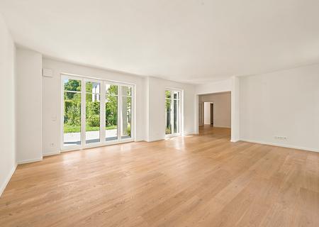 Am Isarhochufer: ruhige sonnige Gartenwohnung in Harlachinger Bestlage - Lichter Wohnbereich