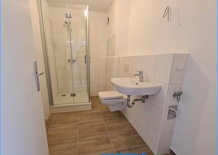 Moderne 2-Raumwohnung in Köthen - hochwertiges Bad mit Dusche