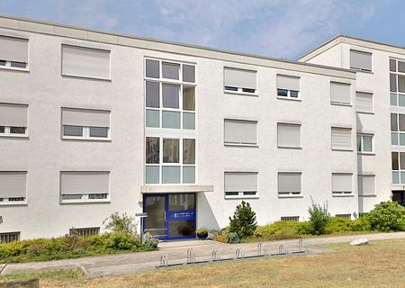 Großzügige 4-Zimmer-Wohnung mit Balkon und Tiefgaragenstellplatz - Front